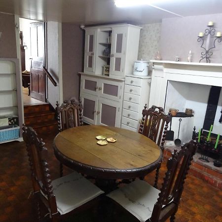 Charming French Cottage-Gite In The Heart Of Quiet Gorron Eksteriør bilde