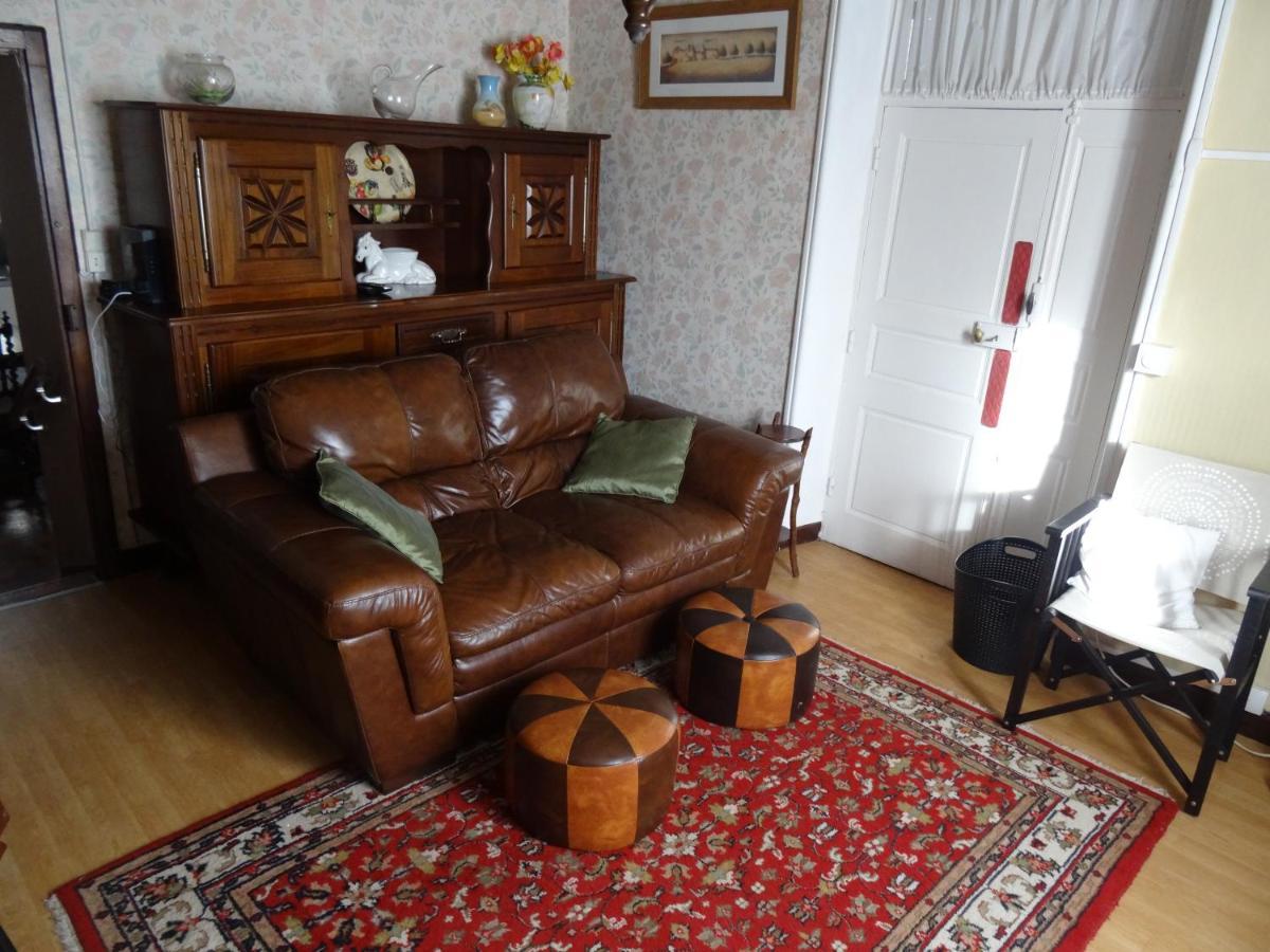Charming French Cottage-Gite In The Heart Of Quiet Gorron Eksteriør bilde
