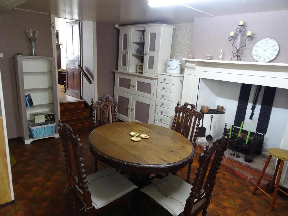 Charming French Cottage-Gite In The Heart Of Quiet Gorron Eksteriør bilde