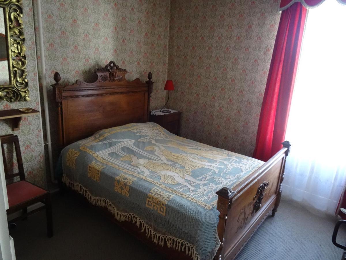 Charming French Cottage-Gite In The Heart Of Quiet Gorron Eksteriør bilde