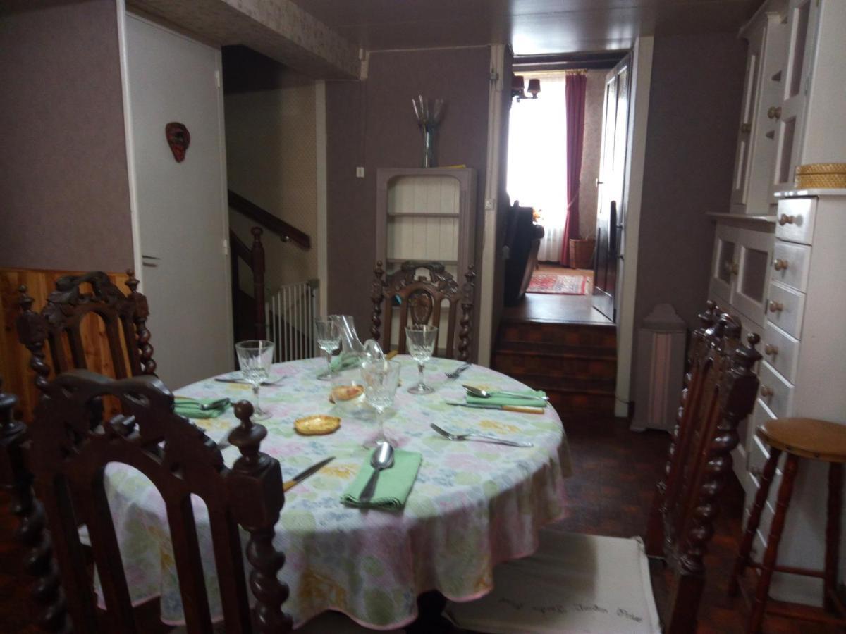 Charming French Cottage-Gite In The Heart Of Quiet Gorron Eksteriør bilde